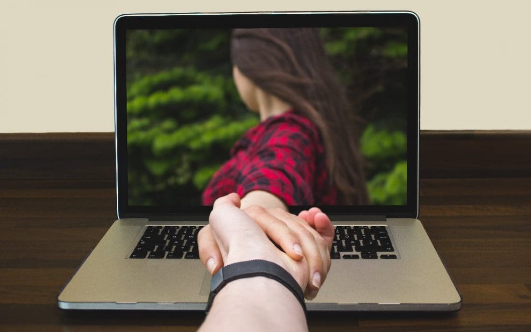 Surviving a Long-Distance Relationship: 6 Important Things You Should Know